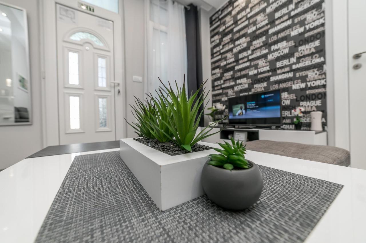 Gray Luxe Apartment Белград Екстериор снимка